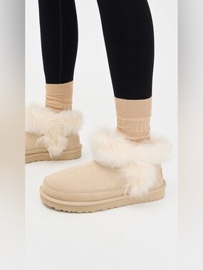 Ugg Australia Women Classic Ultra Mini Chalet Boots